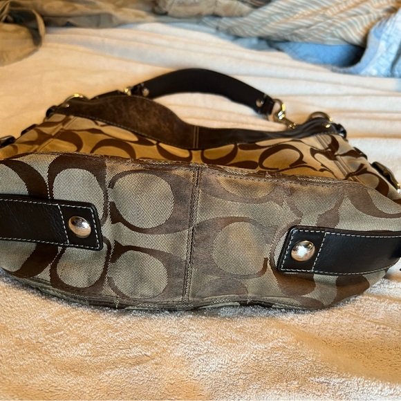 Coach Signature Large Zoe Hobo/Shoulder Bag in Khaki Outside Needs Cleaned - Picture 3 of 8